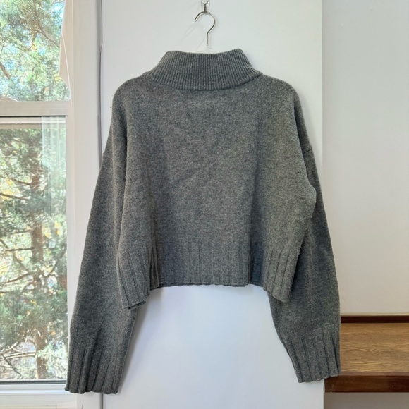 Reformation Elvezia Regenerative Wool Turtleneck Sweated Cropped Knit Grey Large - Picture 5 of 11